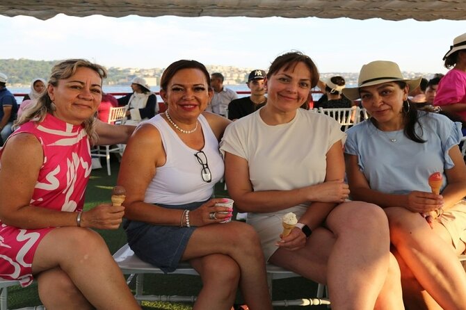 2 Hours Bosphorus Cruise Boat Tour in Istanbul - Ortaköy Mosque and the bridge between continents