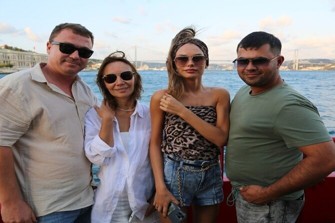 2 Hours Bosphorus Cruise Boat Tour in Istanbul - Rumeli Fortress and the Asian shore