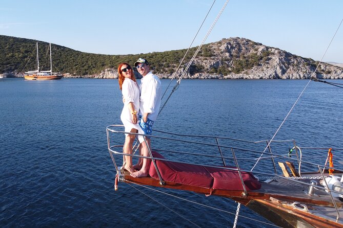 6 Hours Private Charter Boat Tour with Lunch in Bodrum - Leaving Kumbahçe for Aquarium Bay