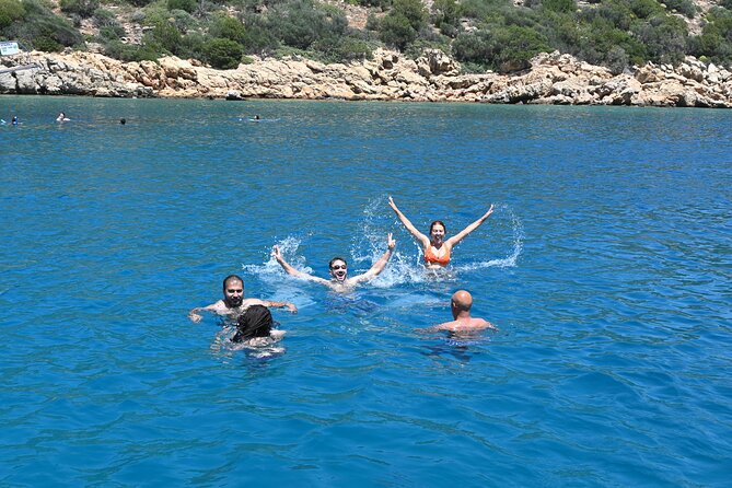6 Hours Private Charter Boat Tour with Lunch in Bodrum - Red Bay brings lunch and sea bream