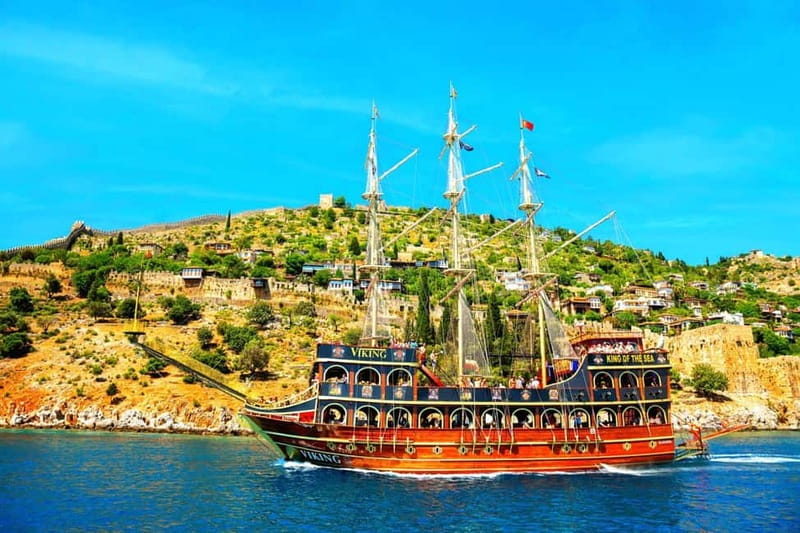 Alanya: Biggest Pirate Boat Tour with Soft Drinks and Lunch - Lunch and swimming at Ulaş Bay