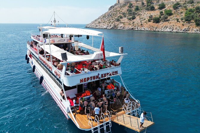 Alanya Boat Trip w/Unlimited Drinks & Lunch (Free Hotel Transfer) - Pickup, harbour arrival, and the first 45 minutes