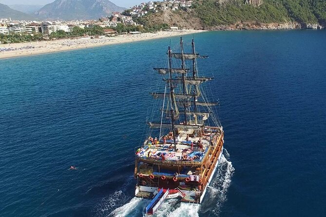 Alanya Catamaran Boat Tour with Lunch, Soft Drinks & Transfer - Swimming and snorkeling near Kleopatra Beach