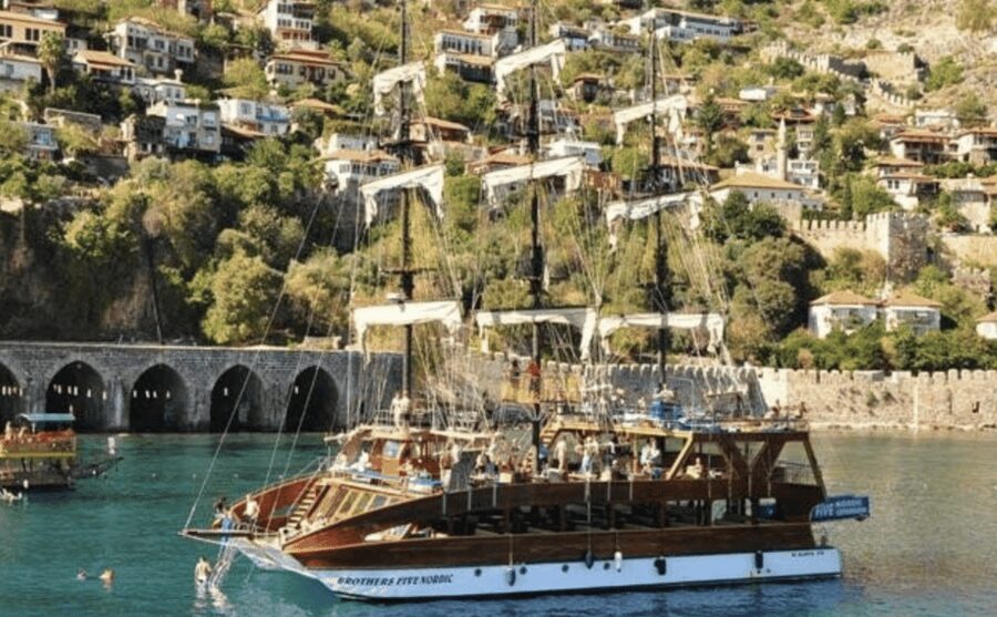 Alanya: Catamaran Boat Tour with Snorkeling and BBQ Lunch - Should you book it?