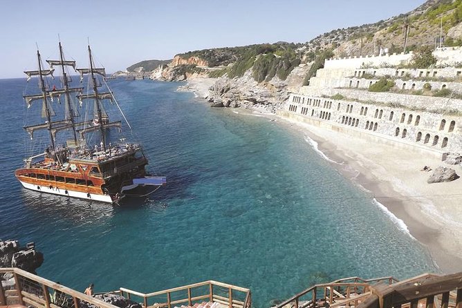 Alanya Catamaran Boat Trip incl. Lunch and drinks - A half-day on Alanya’s Mediterranean coast