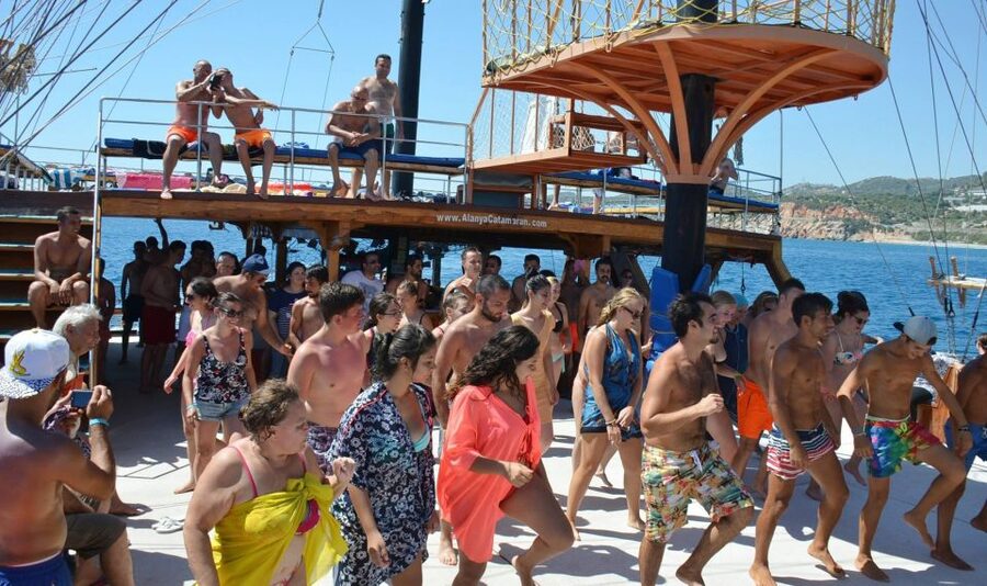 Alanya: Catamaran Boat Trip with Sunbathing and Swimming - Dolphins are possible, but not promised