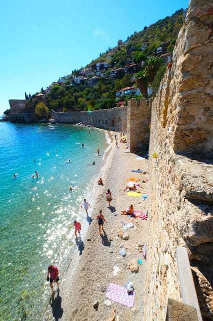 Alanya: City Tour with Cable Car and Damlatas Cave 3 in 1 - Guides, languages, and the amount of commentary