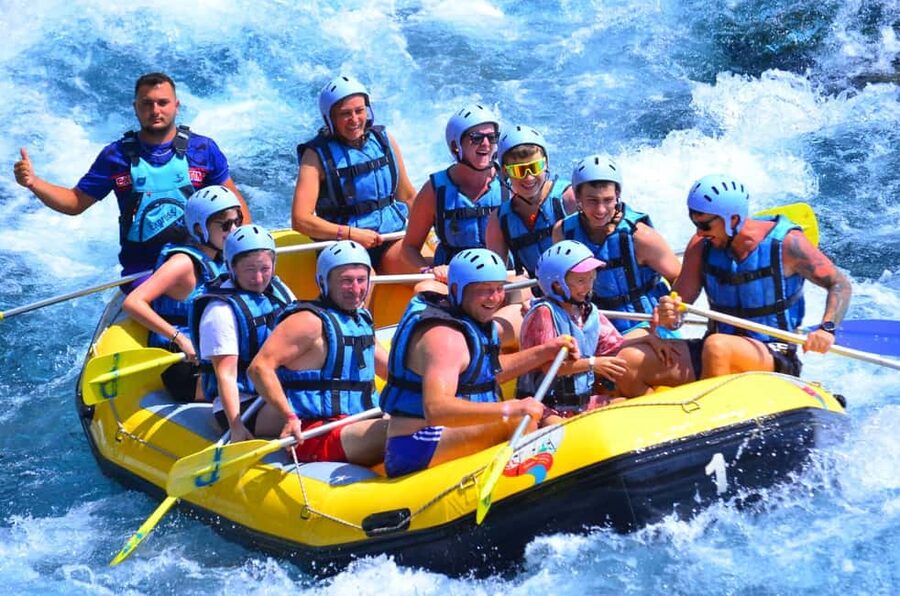 Alanya: Full Day Whitewater rafting with lunch and transport - The guide can make or break the boat