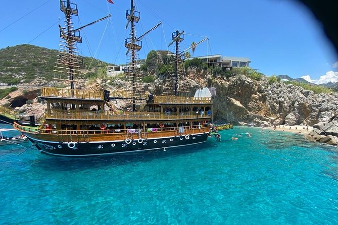 Alanya Grand Pirate Boat Tour with Lunch, Soft Drinks & Transfer - What kind of boat day Alanya offers