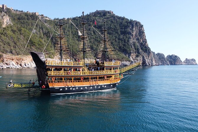 Alanya Grand Pirate Boat Tour with Lunch, Soft Drinks & Transfer - Kleopatra Beach and lunch onboard