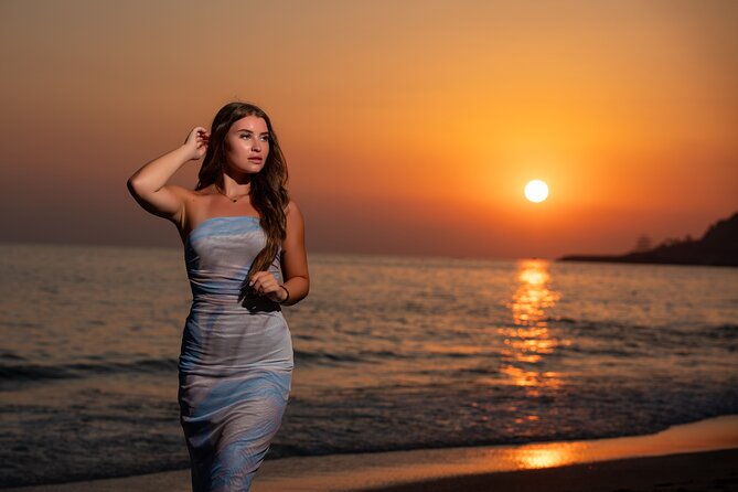 Alanya Holiday Photo Shoot – Families, Couples & Solo Travelers - Choosing your 10 photographs at the office