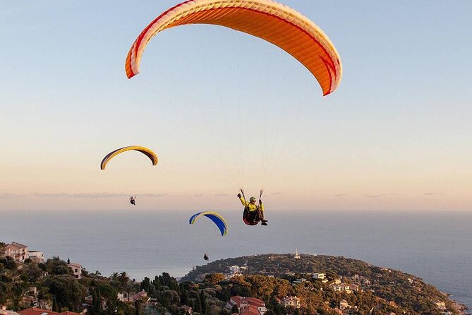 Alanya Paragliding Experience By Local Expert Pilots - Landing and the photo decision