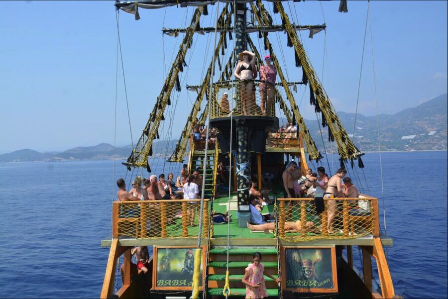 Alanya: Pirate Boat Tour w/ BBQ & Foam Party - Pirates’ Cave and the stories of the coast