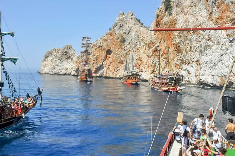 Alanya: Pirate Boat Trip with Lunch and Drinks - Lover’s Cave, Lunch, and Time in the Water
