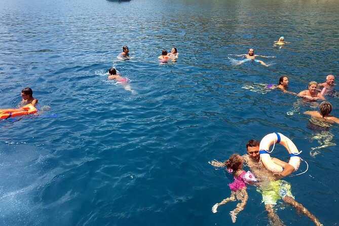 Alanya Pirate Boat Trip With Unlimited Drinks & Lunch - Lunch, soft drinks, and what unlimited really means