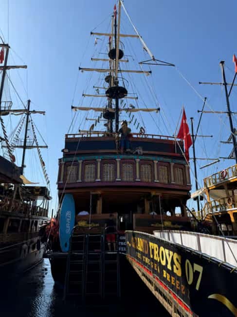 Alanya: Pirate Boat with Lunch and Unlimited Drinks - Choosing the full-day or sunset version