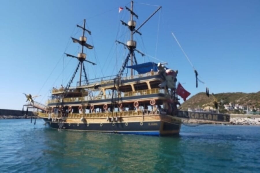 Alanya: Pirate Ship Cruise with Food and Swimming Stops - What to Bring and What to Leave Behind
