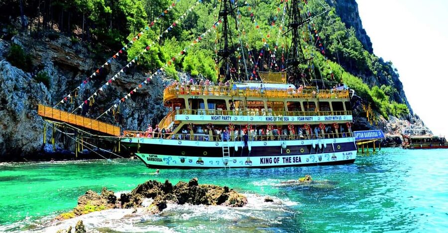 Alanya: Pirates Boat Trip with Lunch and Hotel Pickup - What this Alanya boat trip is really like