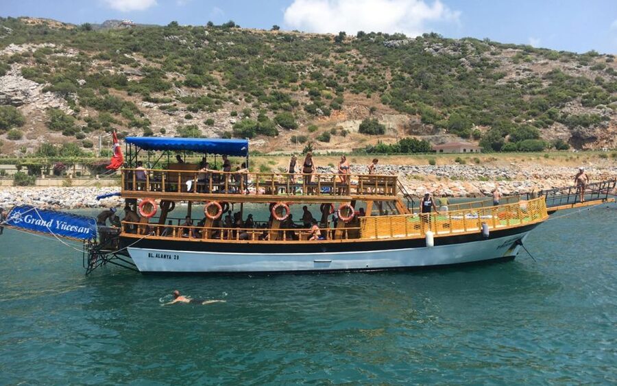 Alanya: Relax Boat Trip With Lunch & Swimming - Cleopatra Beach from offshore