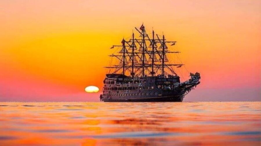 Alanya: Sunset Cruise with Dinner - Watching the sun set over the Mediterranean