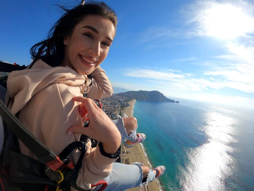Alanya: Tandem Paragliding with Hotel Pickup - The safety briefing with the Payless Turizm team