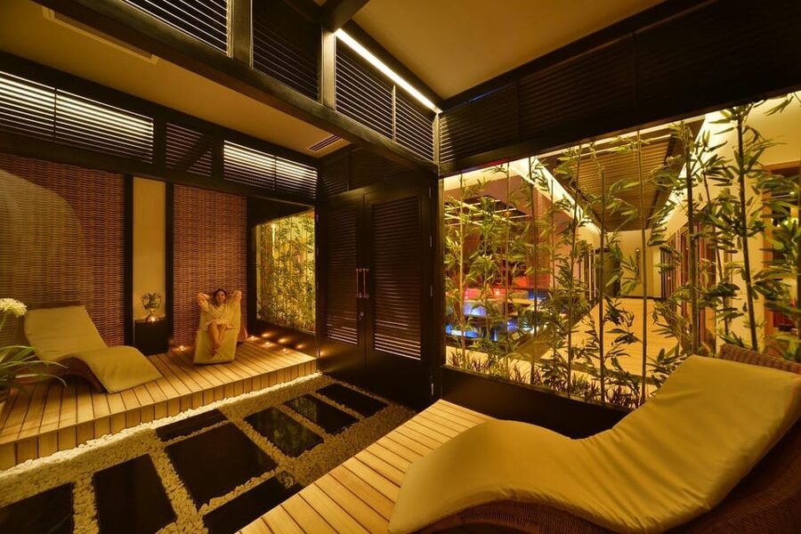 Alanya: Turkish Bath with Foam and Aromatherapy Massages - The hot-air room gets the ritual started