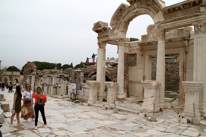 All Inclusive Private Access Ephesus Tour (SKIP-THE-LINE) - Lunch includes Turkish food, but ask where it happens