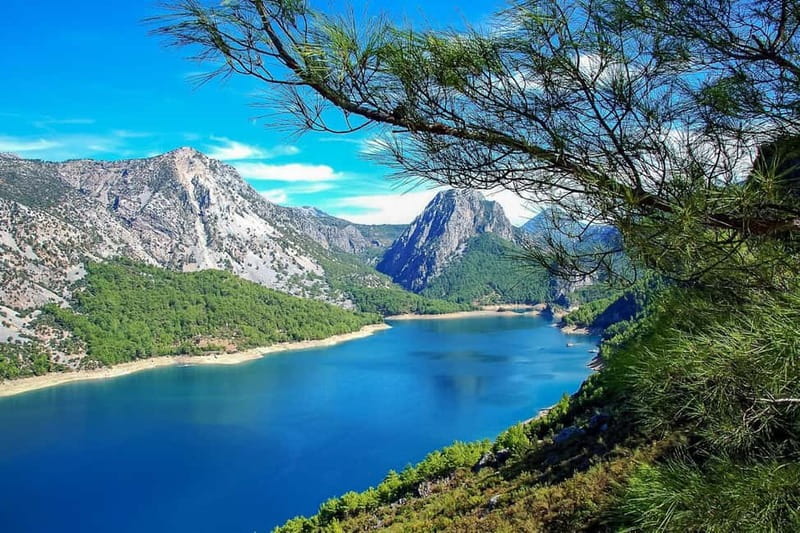 Antalya: Green Canyon Boat Trip w/Lunch near Green Lake - Crowds, smoking, and comfort on board