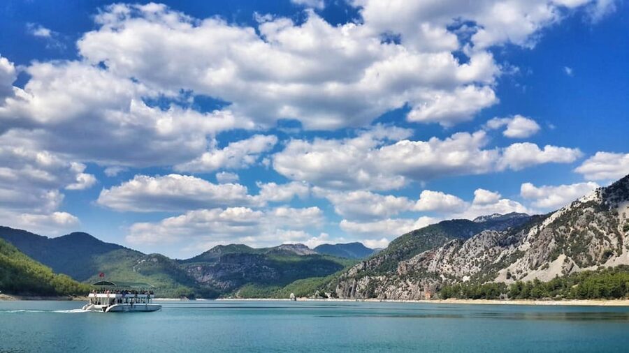 Antalya: Green Canyon Boat Trip with Lunch & Soft Drinks - Lunch beside the reservoir