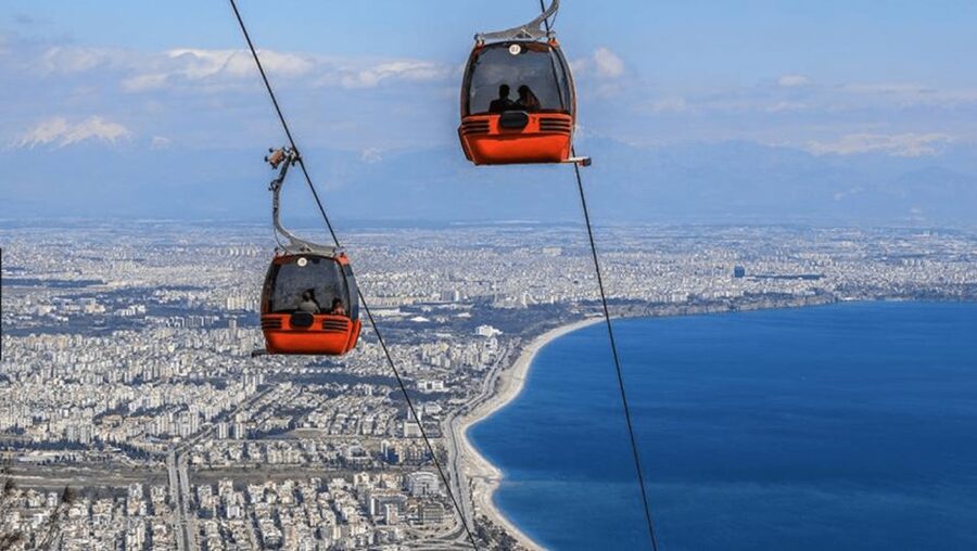 Antalya: Guided Old Town Tour with Boat Trip and Lunch - Guides, languages, and the human side of the day