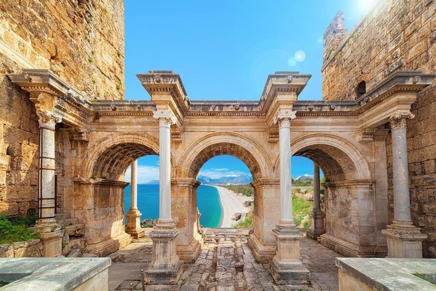 Antalya: Guided Old Town Tour with Boat Trip and Lunch - Starting with transport and Tünektepe’s 2,365-meter view