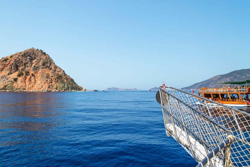 Antalya/Kemer: Suluada & Adrasan Boat Trip with Lunch - Sailing past cliffs and caves