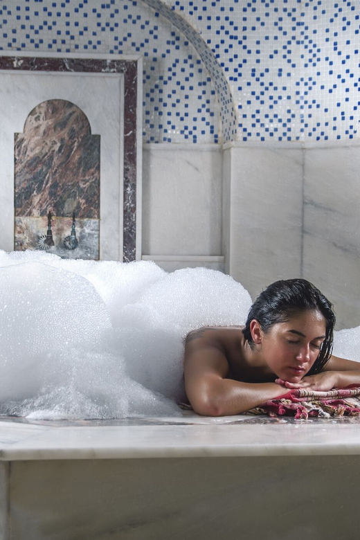 Antalya: Ladies Turkish Bath Hamam - Wellness Spa Center - The heated marble platform and natural peeling
