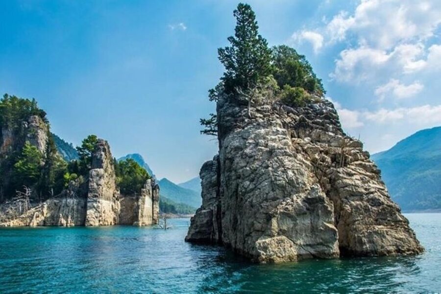Antalya/Side: Green Canyon Day Trip with Boat Tour and Lunch - Lakeside lunch with a few practical caveats