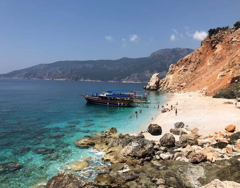 Antalya: Suluada Island Boat Trip with Lunch & Hotel Pickup - Crew, communication, and organization