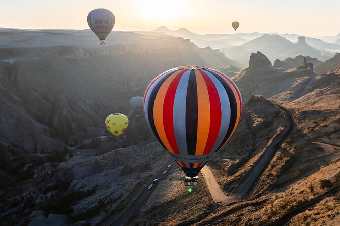 Balloon Flight over Soganli Valley Cappadocia / Lord Balloons - Breakfast while the balloons wait for clearance