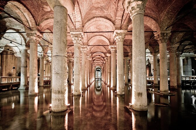 Basilica Cistern Skip-the-Line Ticket with Guided Tour - The 15-minute introduction inside the cistern