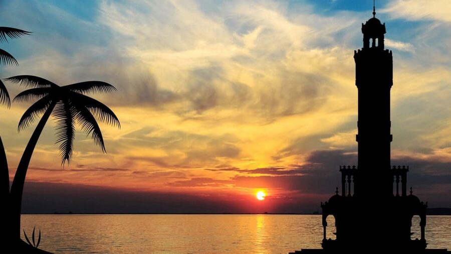 Best of Izmir: Private Walking Tour with a Local - Old Izmir, Agora, and the public Asansör