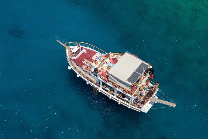 Boat Trip to the Turkish Maldives- Orak Island - A friendly crew and an easy social atmosphere