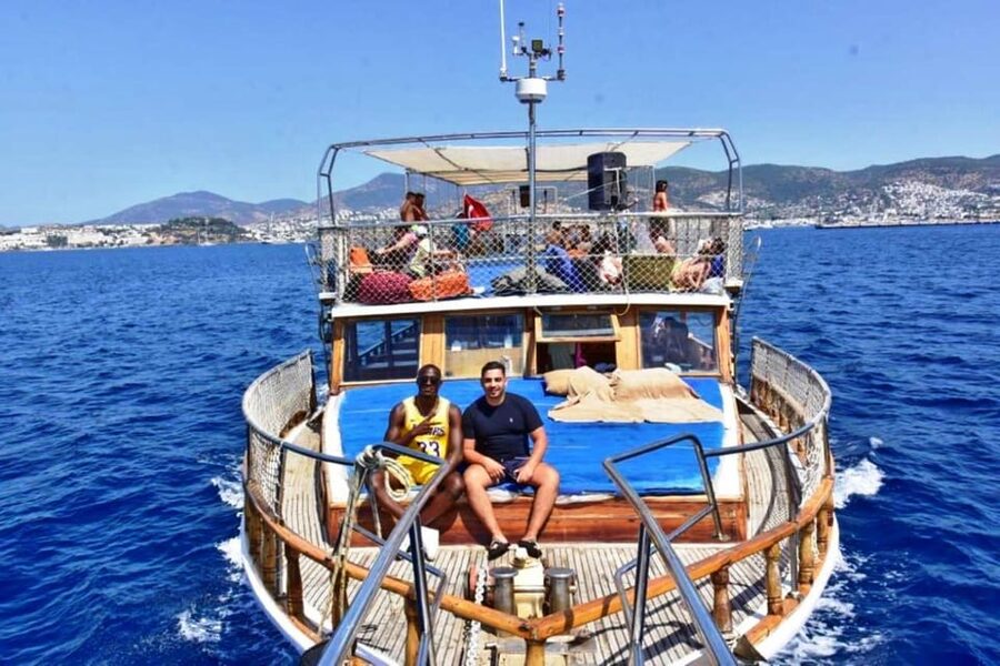 Bodrum Boat Tour with Lunch: Beaches and Islands - Six hours on Bodrum’s open water
