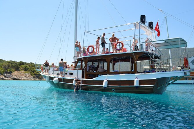 Bodrum Daily Boat Trip / Orak or Black Island - Boat comfort and the 40-person limit