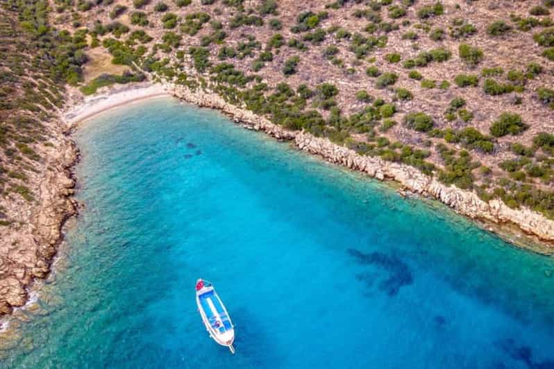 Bodrum Orak Island Boat Cruise with Lunch and Swimming - Rabbit Bay starts the swimming