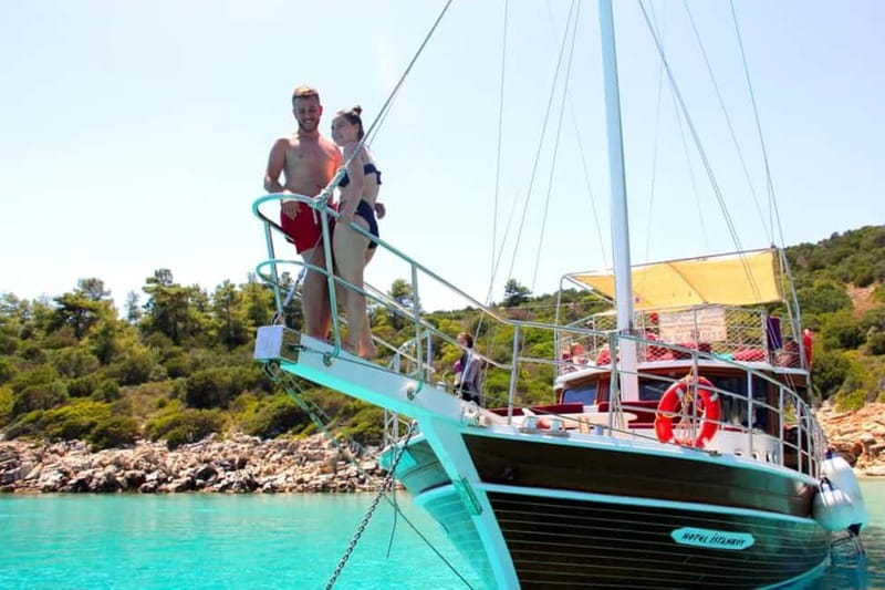 Bodrum: Orak or Black Island Boat Tour with Lunch - First stop: Black Island cave hot spring
