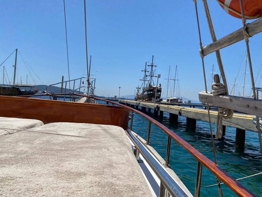 Bodrum: Peninsula Private Boat Tour with Lunch - Swimming and snorkeling in the peninsula’s bays