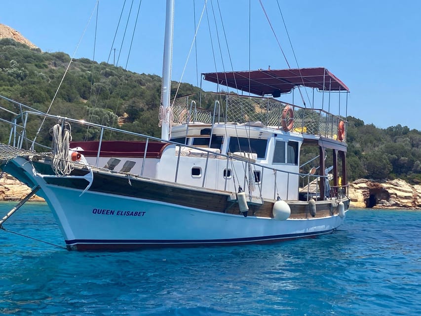 Bodrum: Peninsula Private Boat Tour with Lunch - What the crew and boat setup add