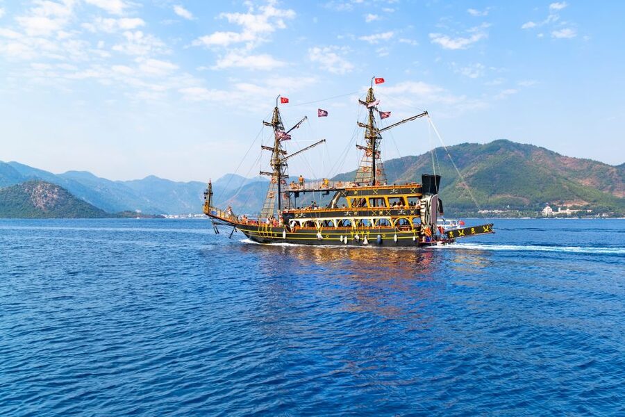 Bodrum: Pirate Boat Cruise with Lunch and Drinks - Six hours on Bodrum’s open water