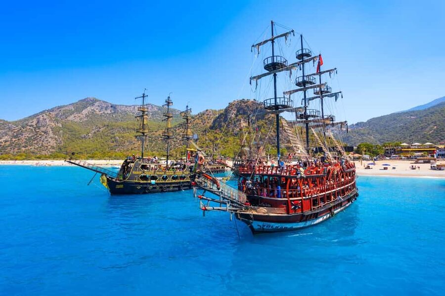 Bodrum: Pirate Boat Cruise with Lunch and Drinks - Black Island’s warm spring and five-minute mud bath