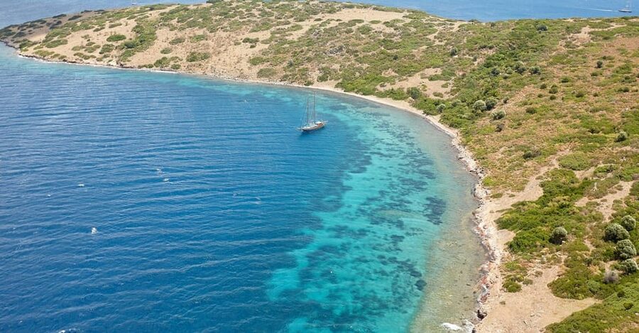 Bodrum: Private Gulet Tour with Lunch - Space for sun, shade, and a private playlist