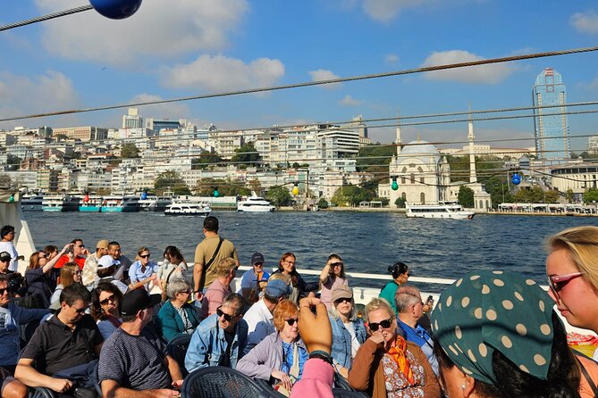 Bosphorus Boat Tour 3 Hour with Asian Side Stop in Istanbul - One hour in Beylerbeyi