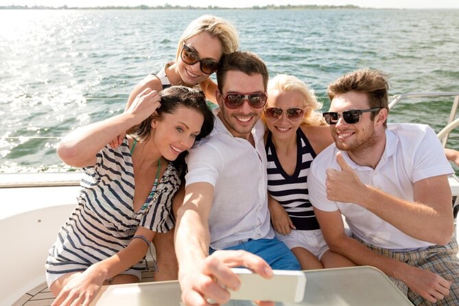 Bosphorus Evening Cruise: Dinner, Live Shows & Private Table - The stage program: music, folk dance, and belly dancing